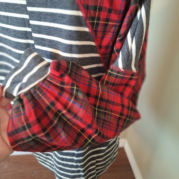 ANDTHEWHY Christmas plaid striped Ballon long sleeve top M - Picture 3 of 15